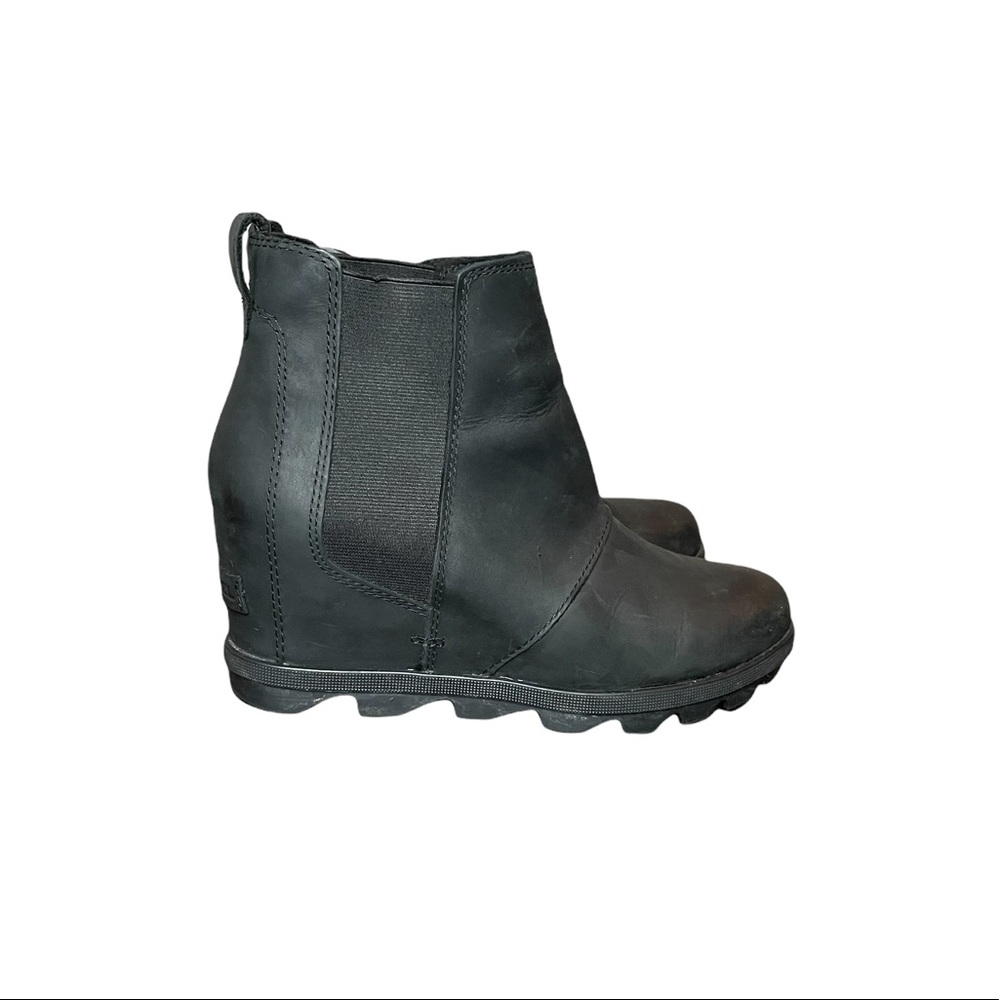 Sorel Joan of Arctic Wedge II Chelsea Boot, size 8.5